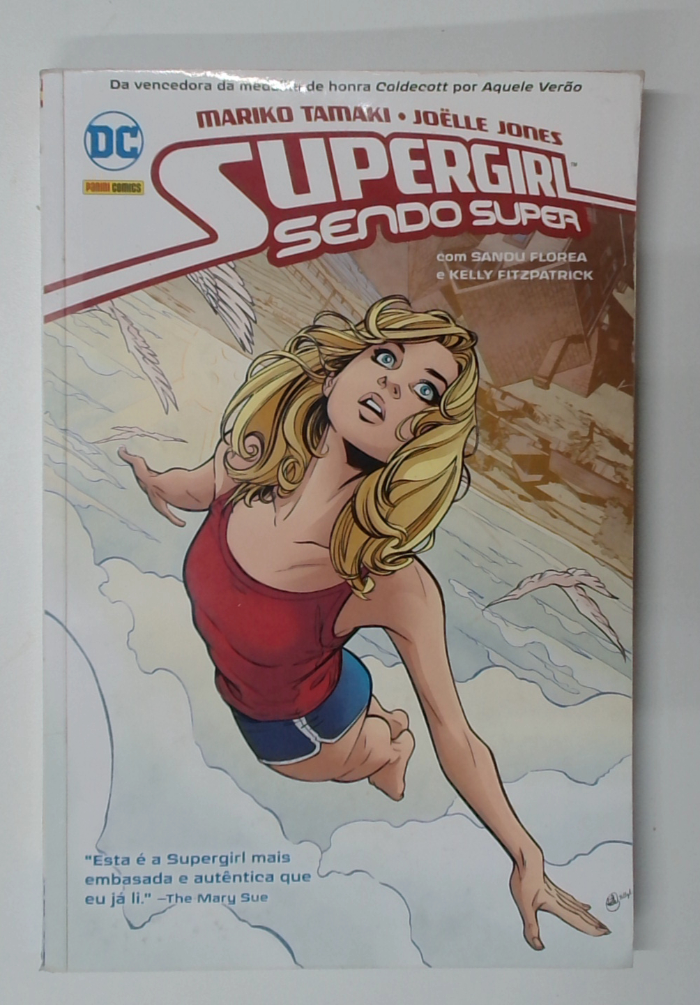 Capa do livro Supergirl: Sendo Super