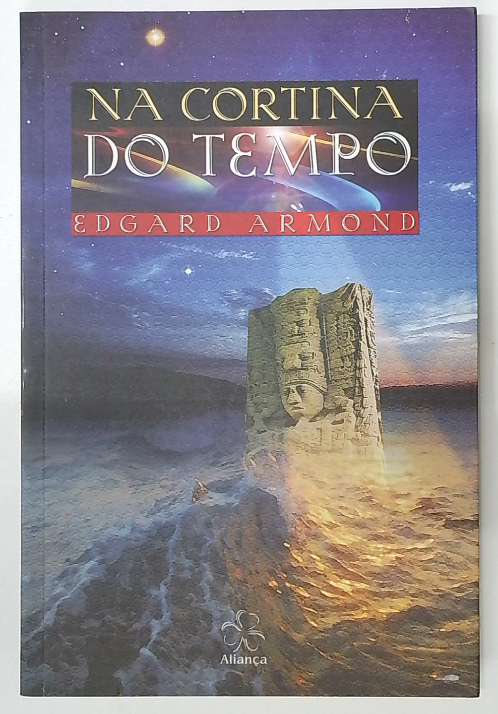 Capa do livro Na Cortina do Tempo