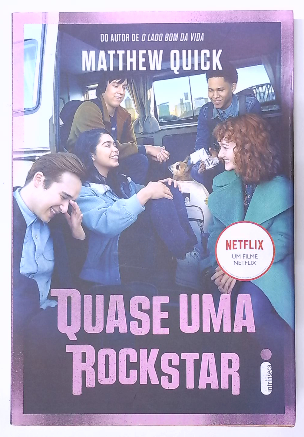 Capa do livro Quase Uma Rockstar
