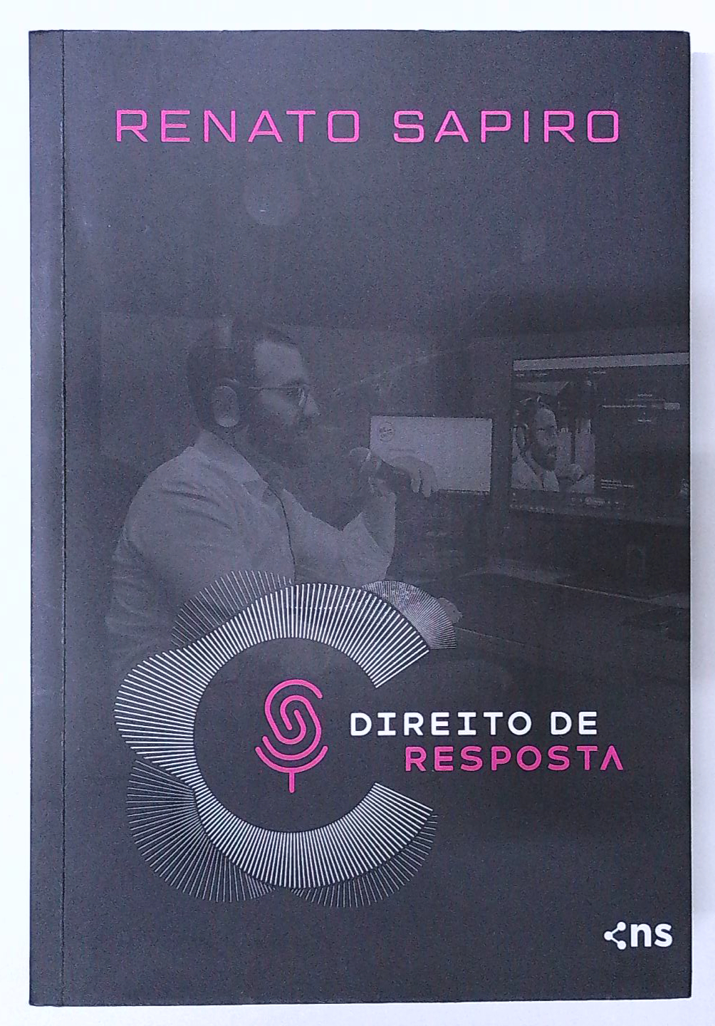 Capa do livro Direito de Resposta