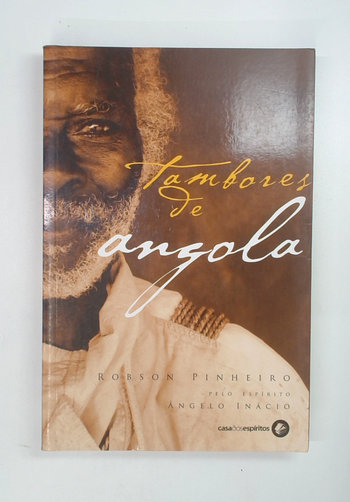 Capa do livro Tambores de Angola