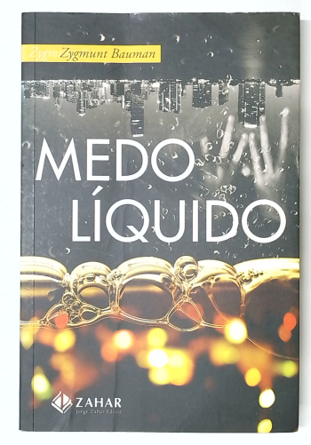 Capa do livro Medo Líquido