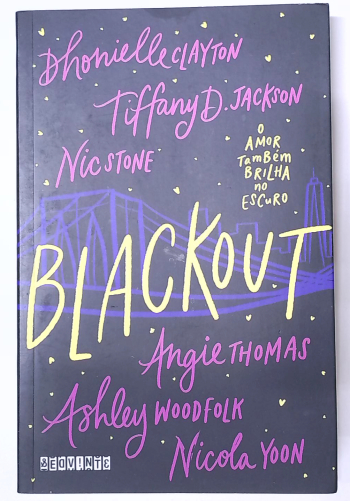 Capa do livro Blackout - O Amor Tambem Brilha No Escuro