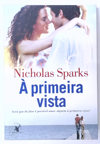 Capa do livro À Primeira Vista