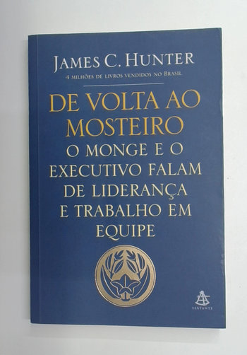 Capa do livro De Volta ao Mosteiro