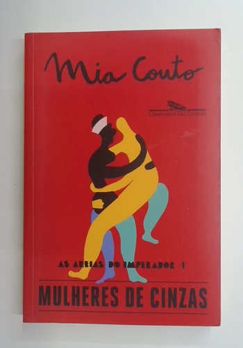 Capa do livro Mulheres de Cinzas